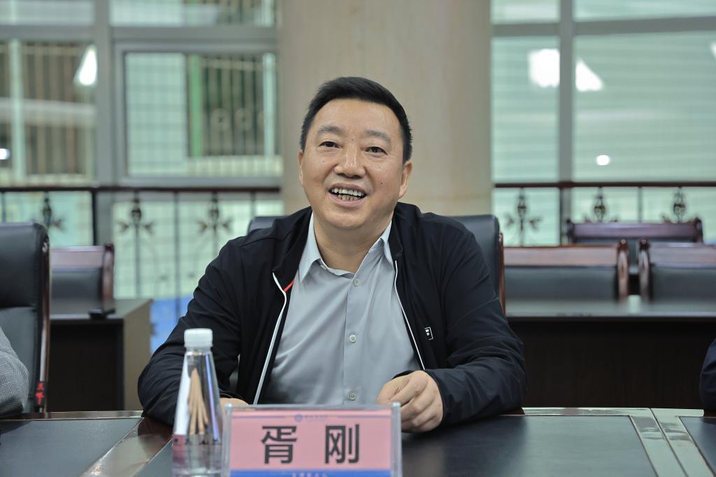 乐山师范学院党委书记胡丹校长刘进带队来校调研